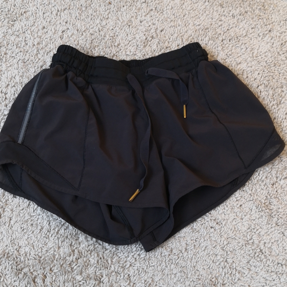 Lululemon Women shorts pants sport gym running 4